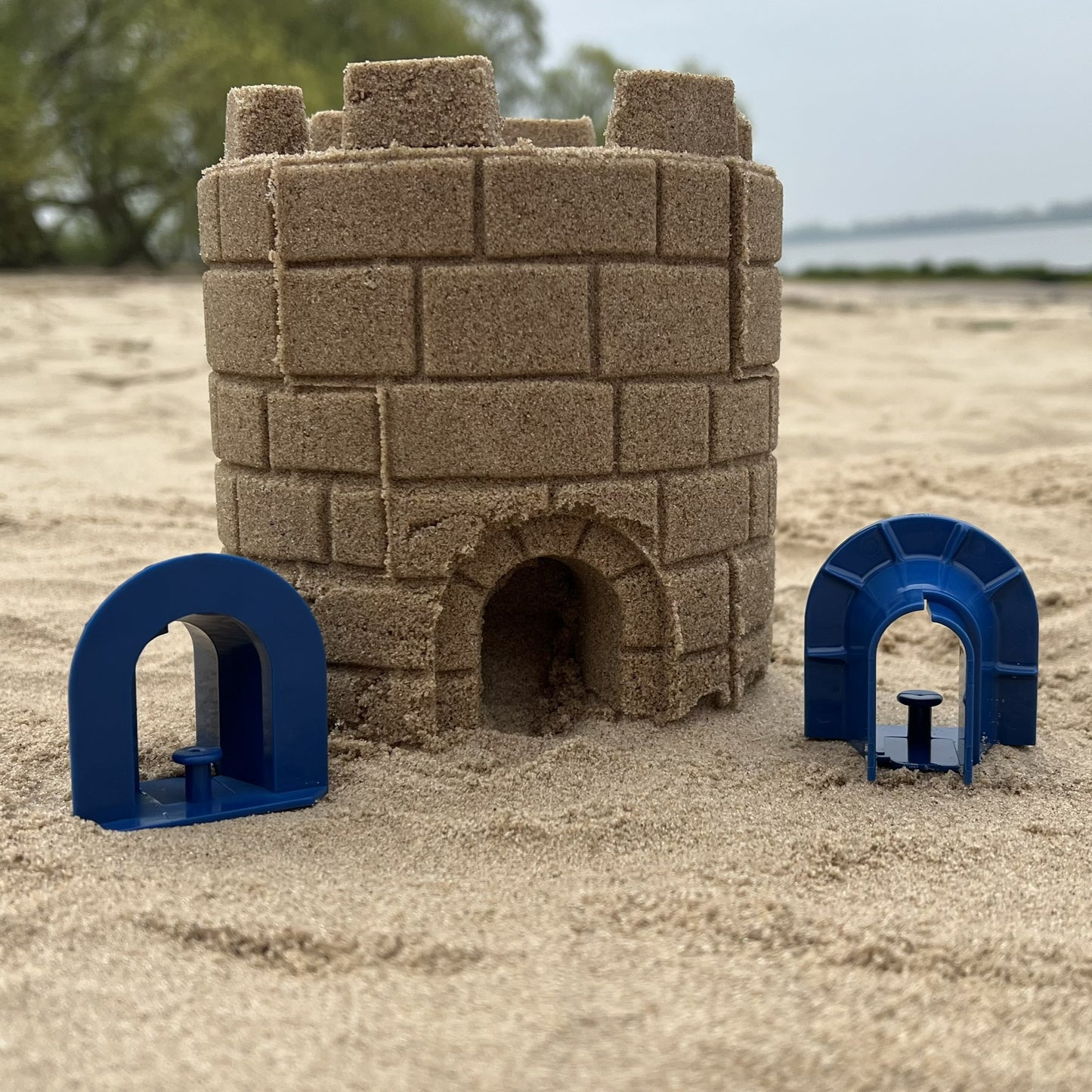 Sandmasons Sandcastle Kit Doormaker accessory for shaping detailed doors in sand and snow castles.